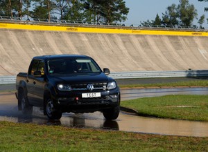 Niemcy przetestowali opony do SUV-ów i terenówek. "Żadnego modelu nie możemy polecić"