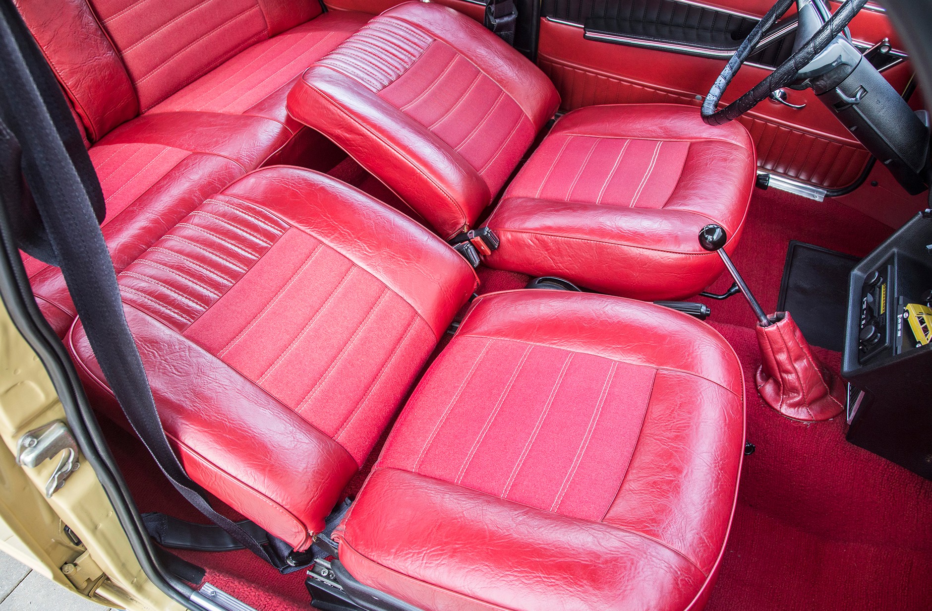 Polski Fiat 125p 1500 kontra Łada 1500 - tak podobne, a jednak tak różne