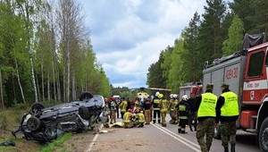 Toyotą RAV4 wiózł nielegalnych imigrantów. Tragiczny finał pościgu