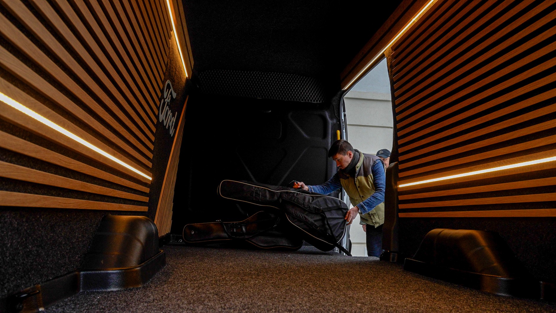 Pierwsza piosenka transmitowana z kosmosu zasilana przez Forda E-Transita