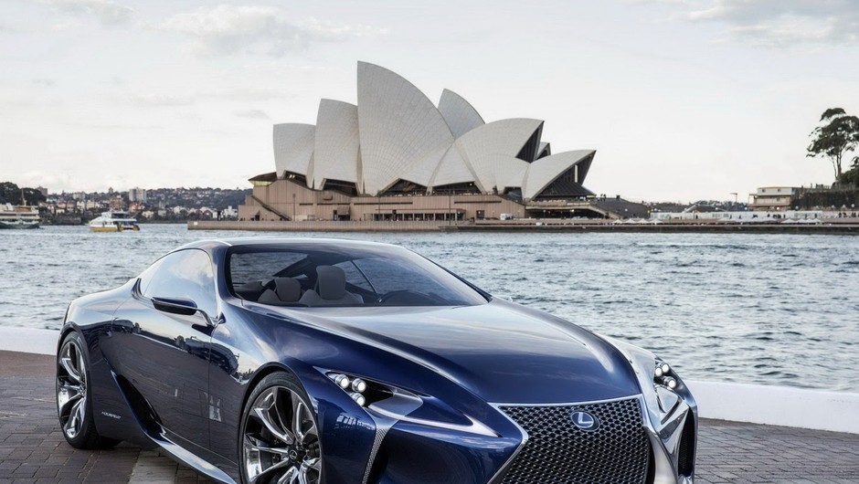 Lexus LF-LC Concept w niebieskich barwach podczas Sydney Motor Show