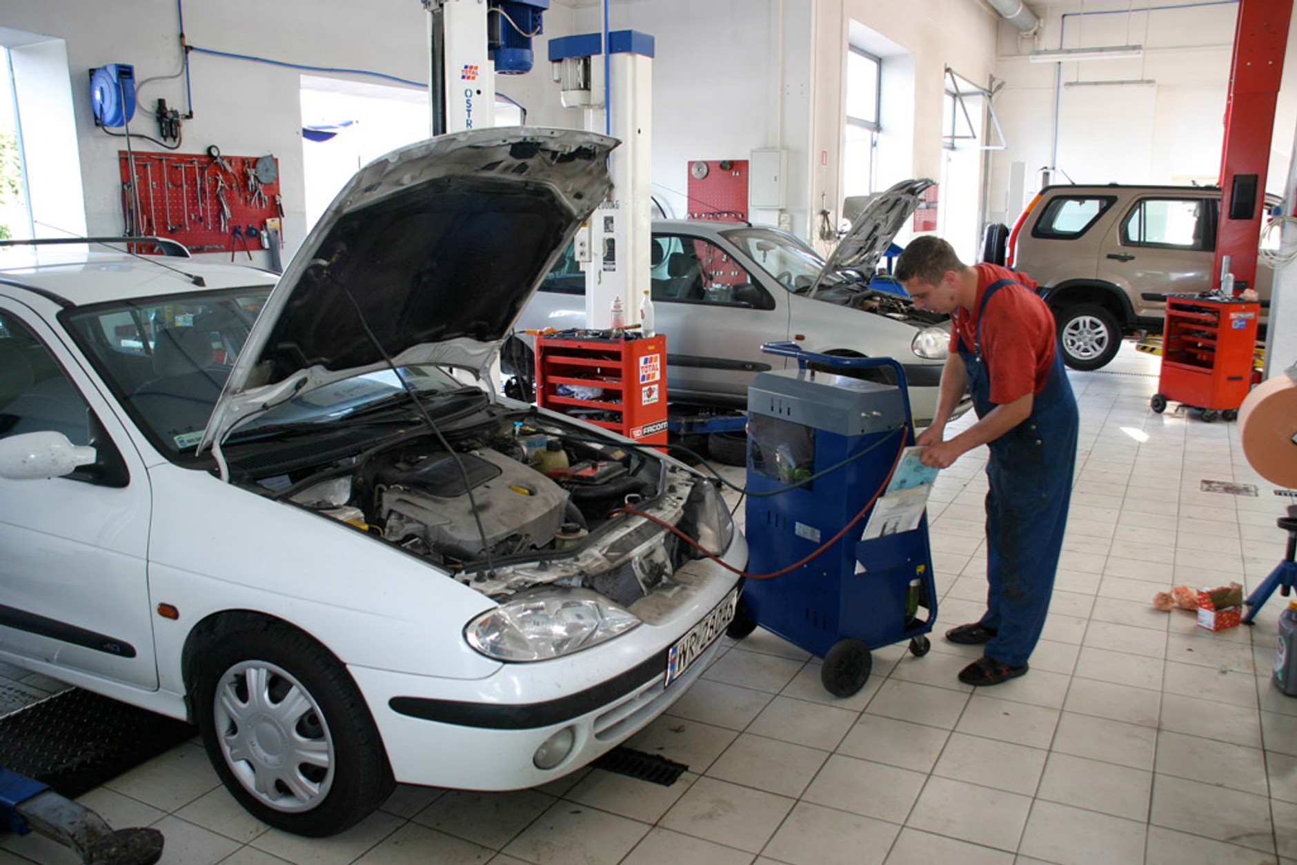 Obsługa układu klimatyzacji: zadbaj o przyjemny chłodek