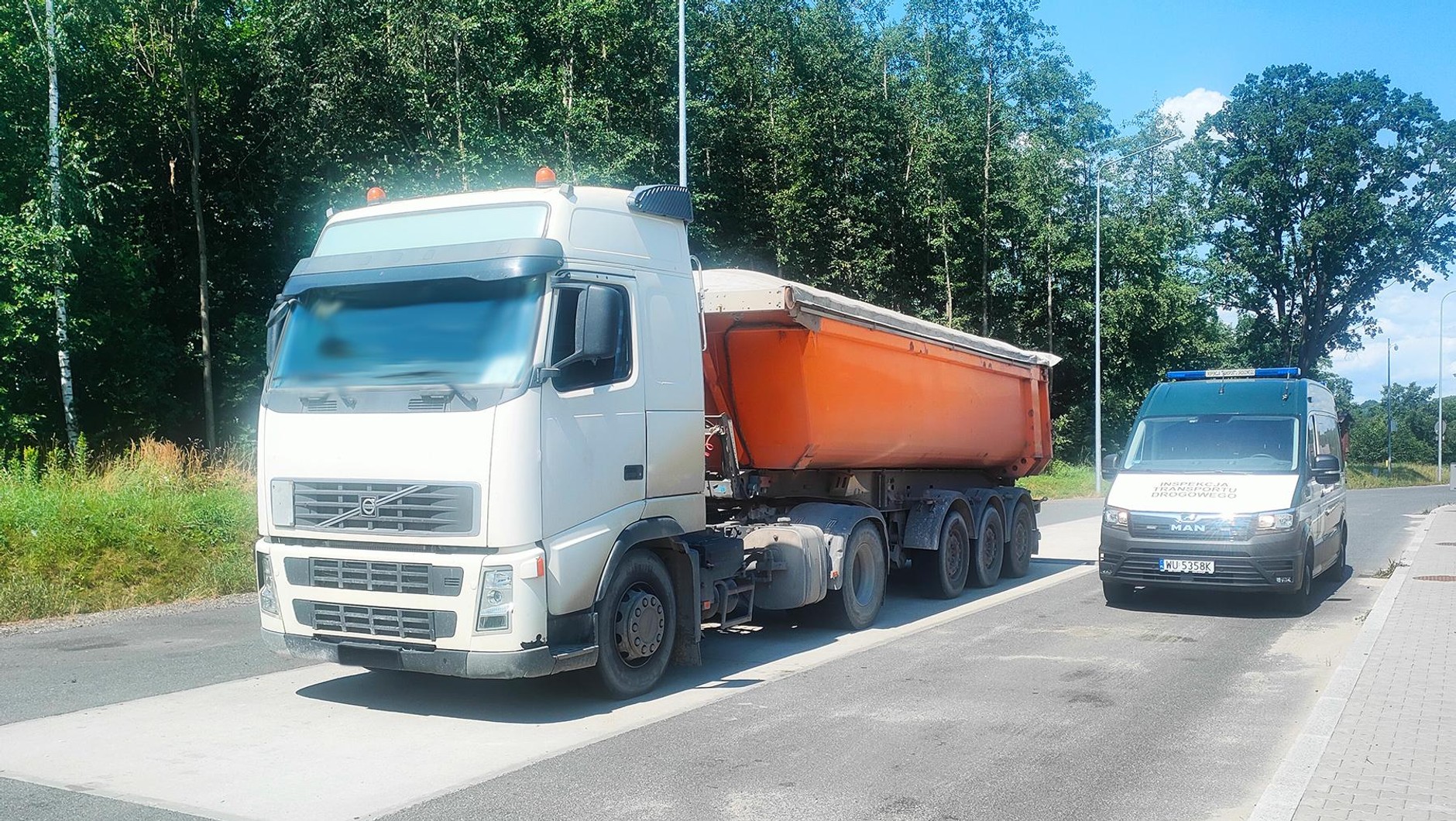 Kontrola funkcjonariuszy z WITD w Krakowie