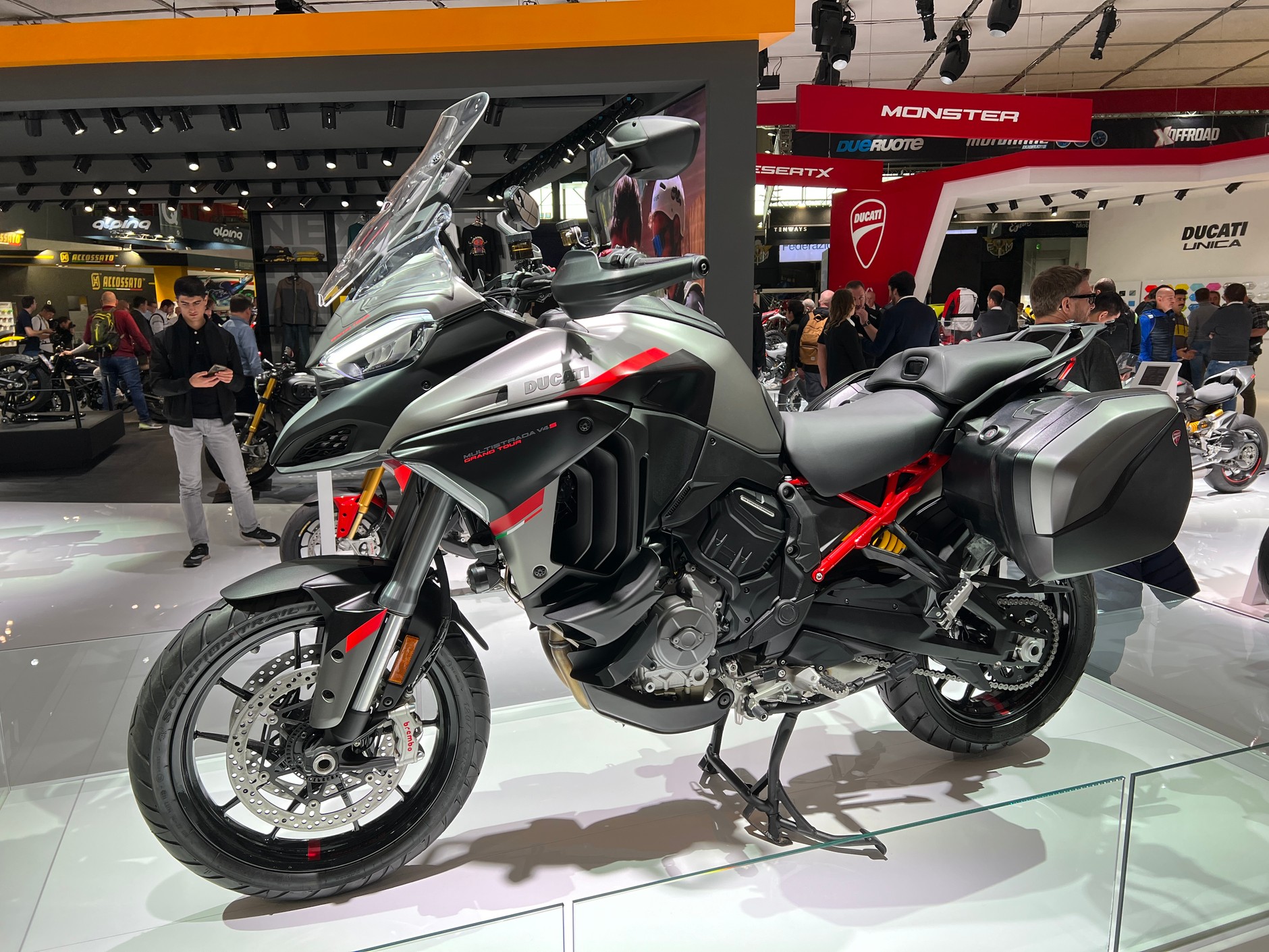 Wystawa motocyklowa EICMA 23