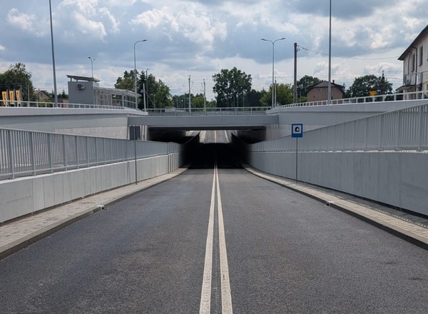 Otworzyli nowy tunel, ale nic nie zmieni, bo drugi, dwuletni muszą zamknąć