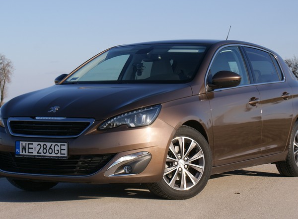 Nowy Peugeot 308 (2014): kompakt lepszy niż inne. Test i opinie