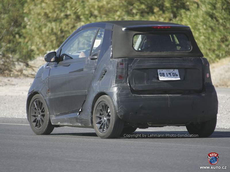 Zdjęcia szpiegowskie: Nowy Smart ForTwo urośnie o 20 cm