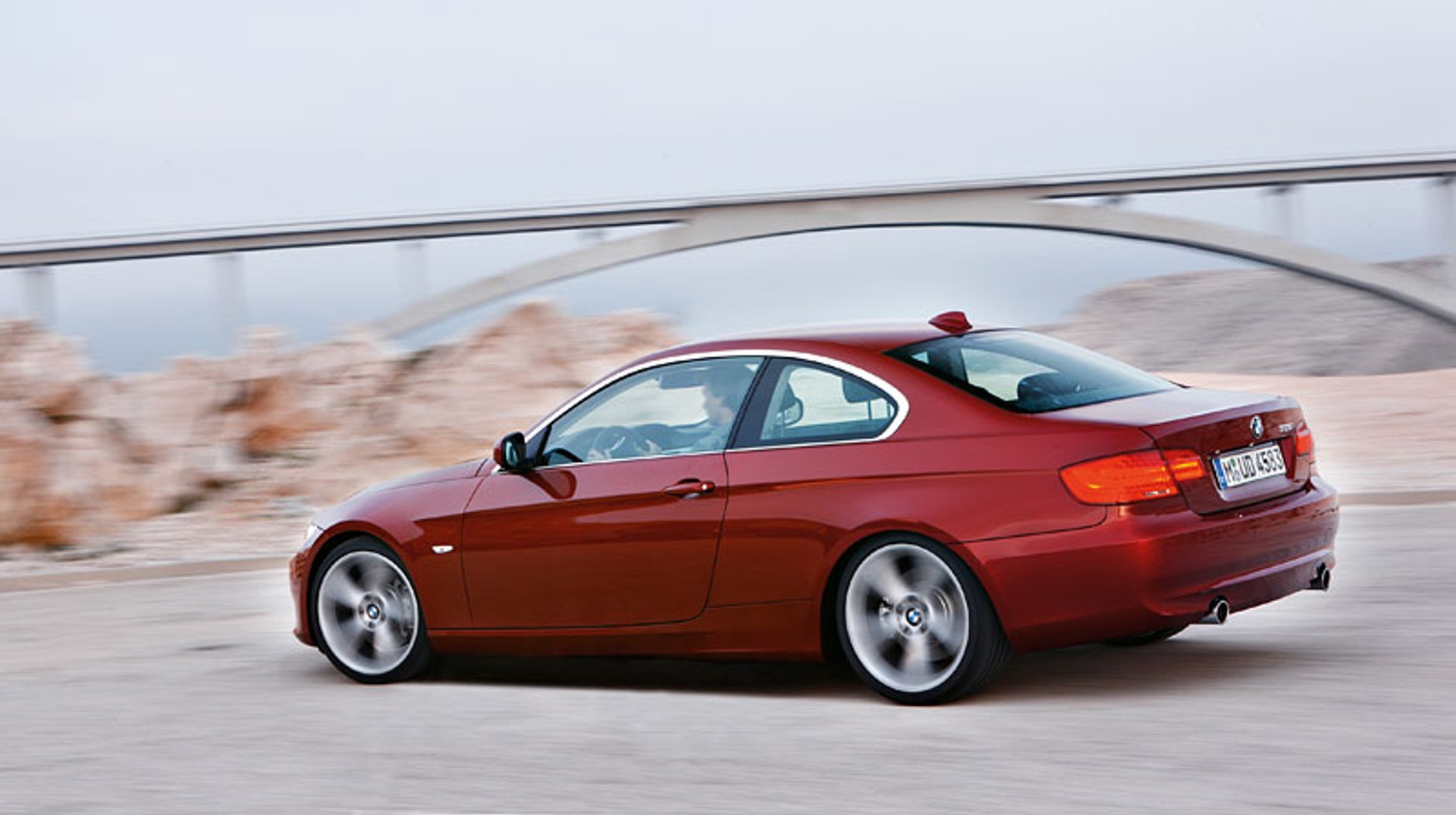 BMW: odnowiona Seria 3 w wersji coupe i cabrio