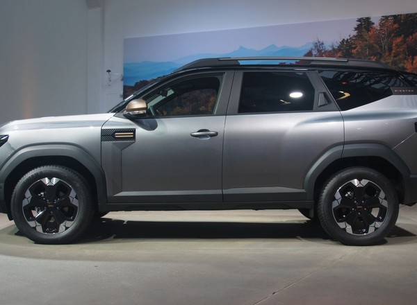 Tanie chińskie SUV-y właśnie przestały być tanie. Dacia Bigster zaskoczyła cenami
