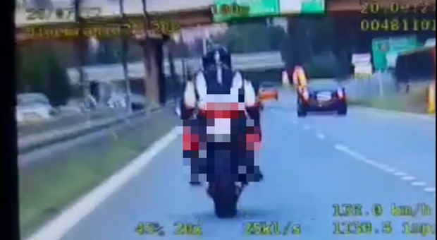 Motocyklista nie uciekł grupie SPEED. Dostał rekordowo wysoki mandat [Wideo]