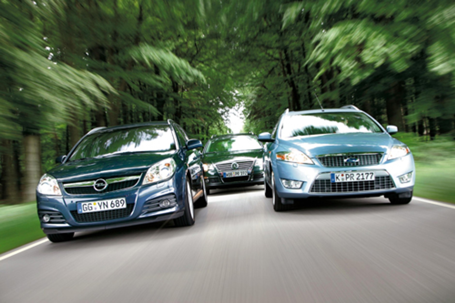 VW Passat, Ford Monde, Opel Vectra - Pakować. Klapy zamykać. Odjaaazd!