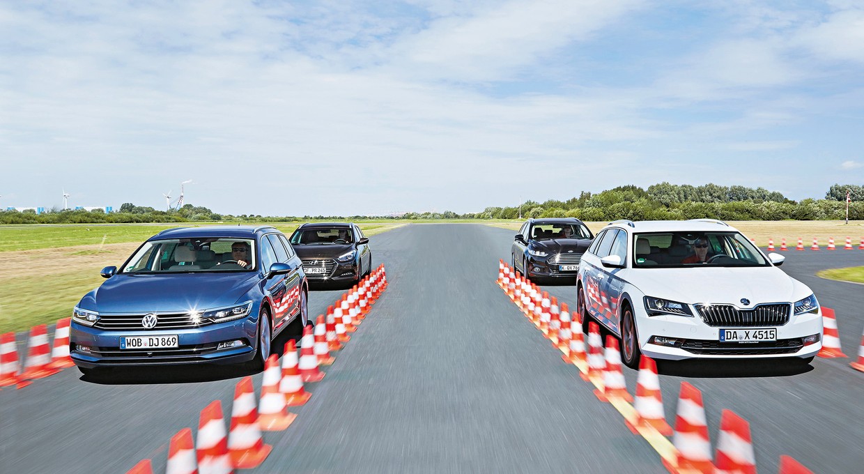 Porównanie kombi: nowe Mondeo, i40, Superb, Passat