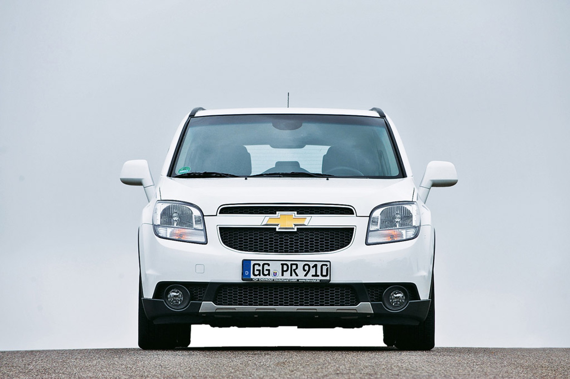 Chevrolet Orlando kontra VW Touran i Peugeot 5008: siedem miejsc na życzenie