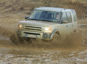 Land Rover Discovery 3 - Solidny terenowiec
