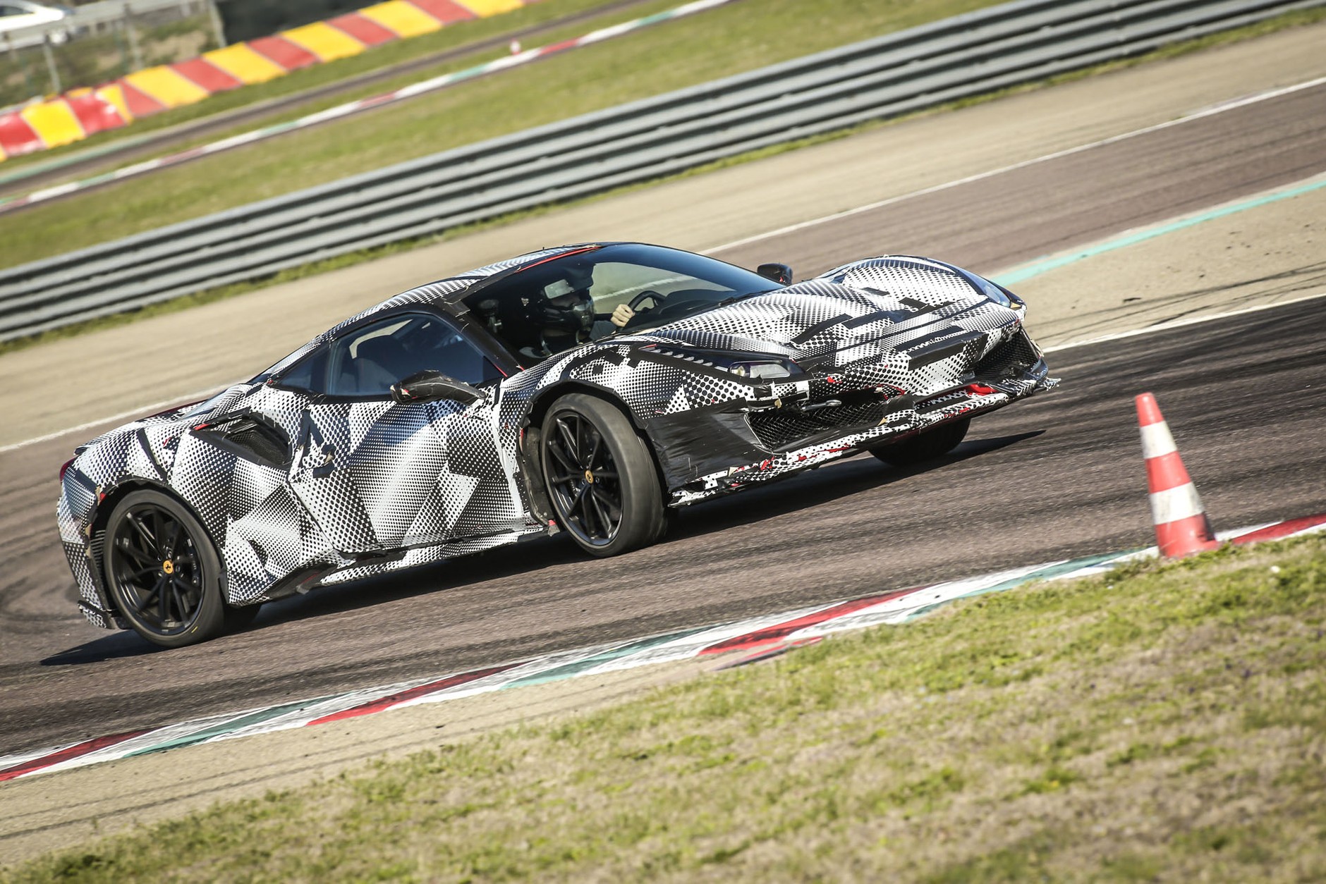Ferrari 488 Pista - przekracza granice percepcji
