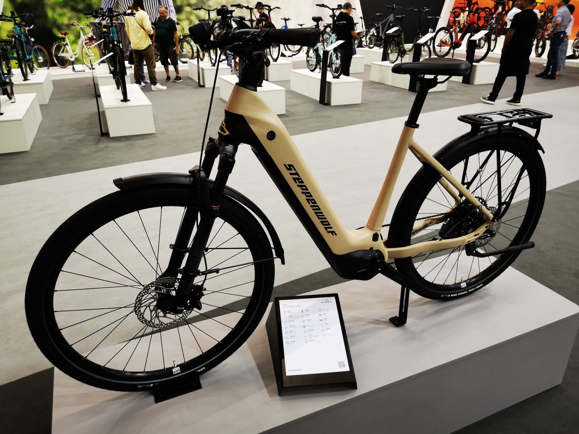 Eurobike 2023: rower elektryczny miejski wagi ciężkiej: silnik z momentem aż 85 Nm, bateria 720 Wh
