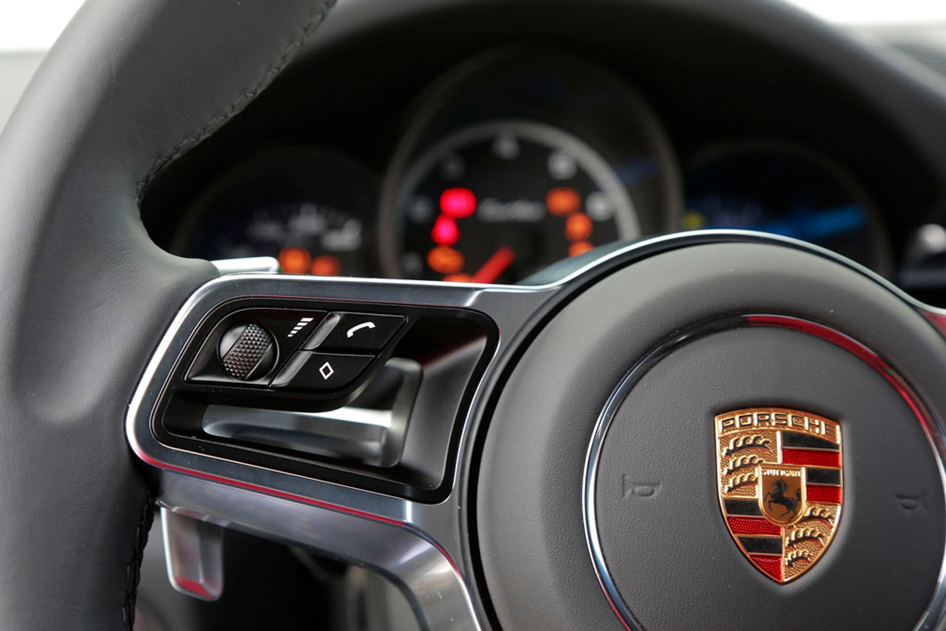 Porsche Macan Turbo - Bezczelnie ostry SUV