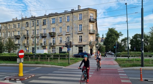 Ważny wyrok sądu w Poznaniu. W końcu ktoś wyjaśnił kwestię pierwszeństwa rowerzystów