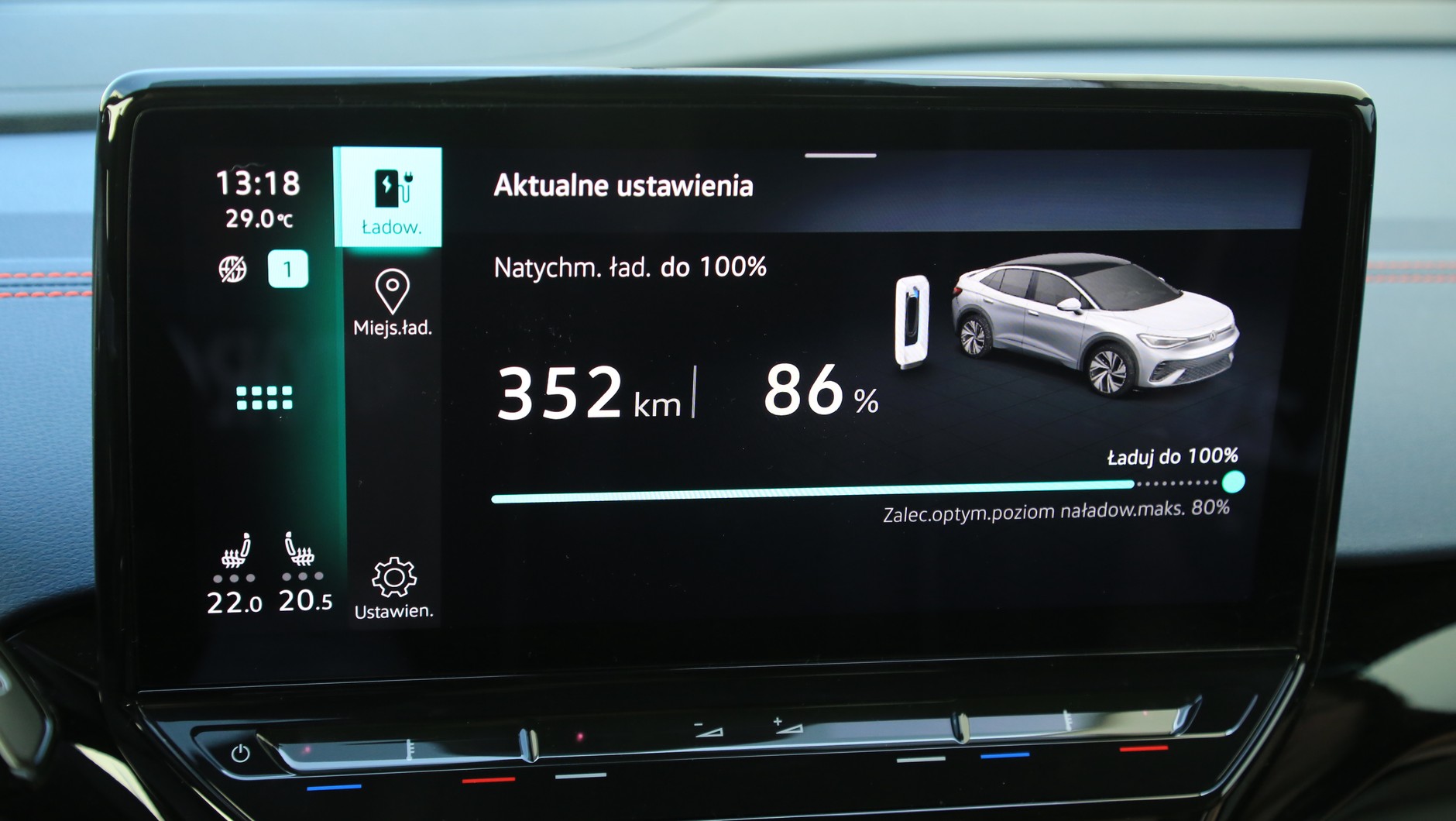 W temp. 29°C ID.5 GTX na pętli pomiarowej zużyło średnio 17,8 kWh/100 km, co oznacza zasięg 430 km.