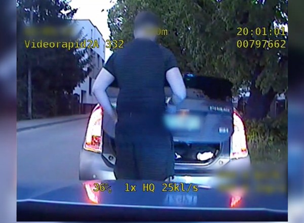 Gdy kierowca otworzył bagażnik, policjanci nie mogli się nadziwić