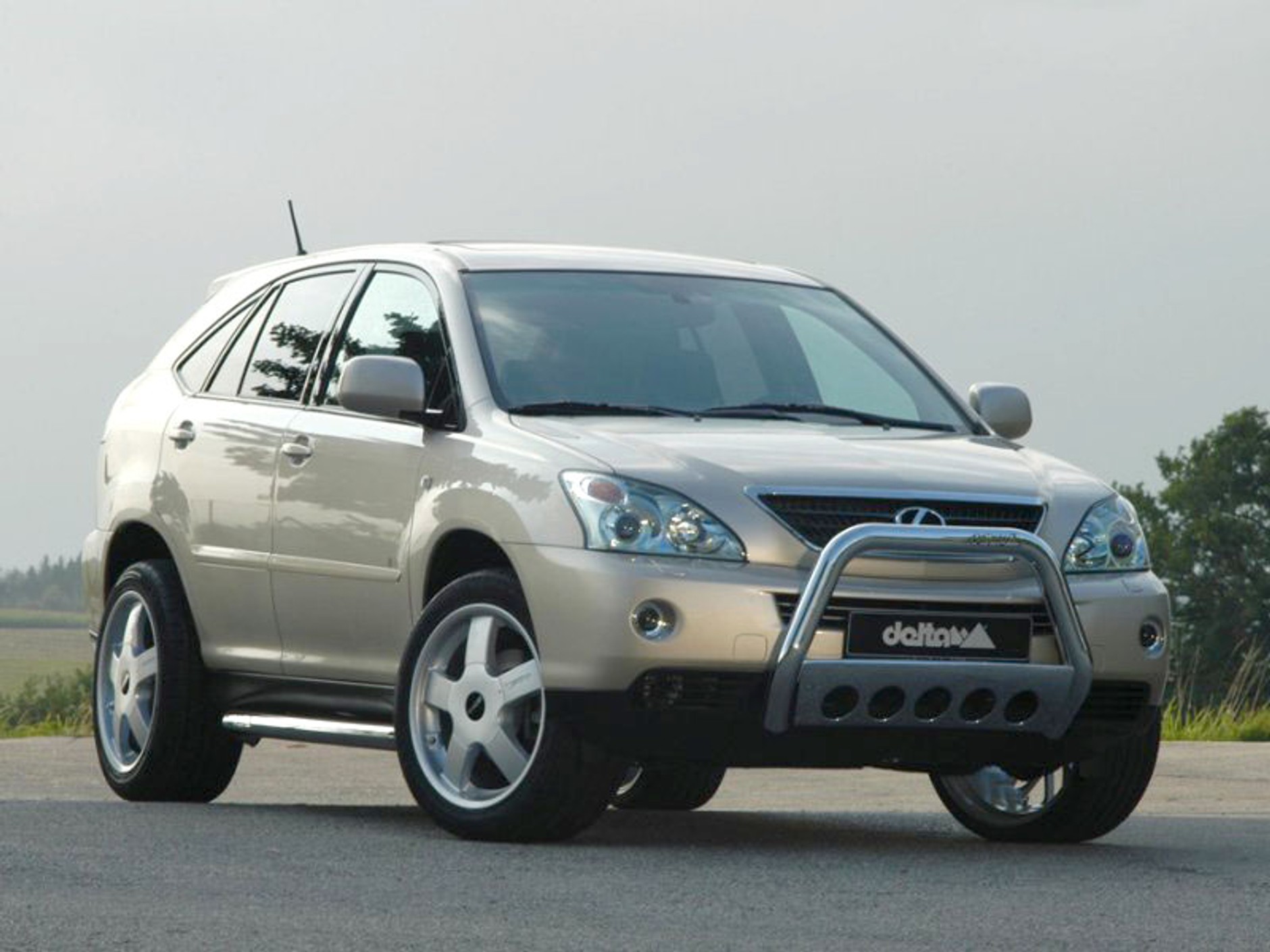 Delta4x4: kilka akcesoriów dla Lexusa RX 400h