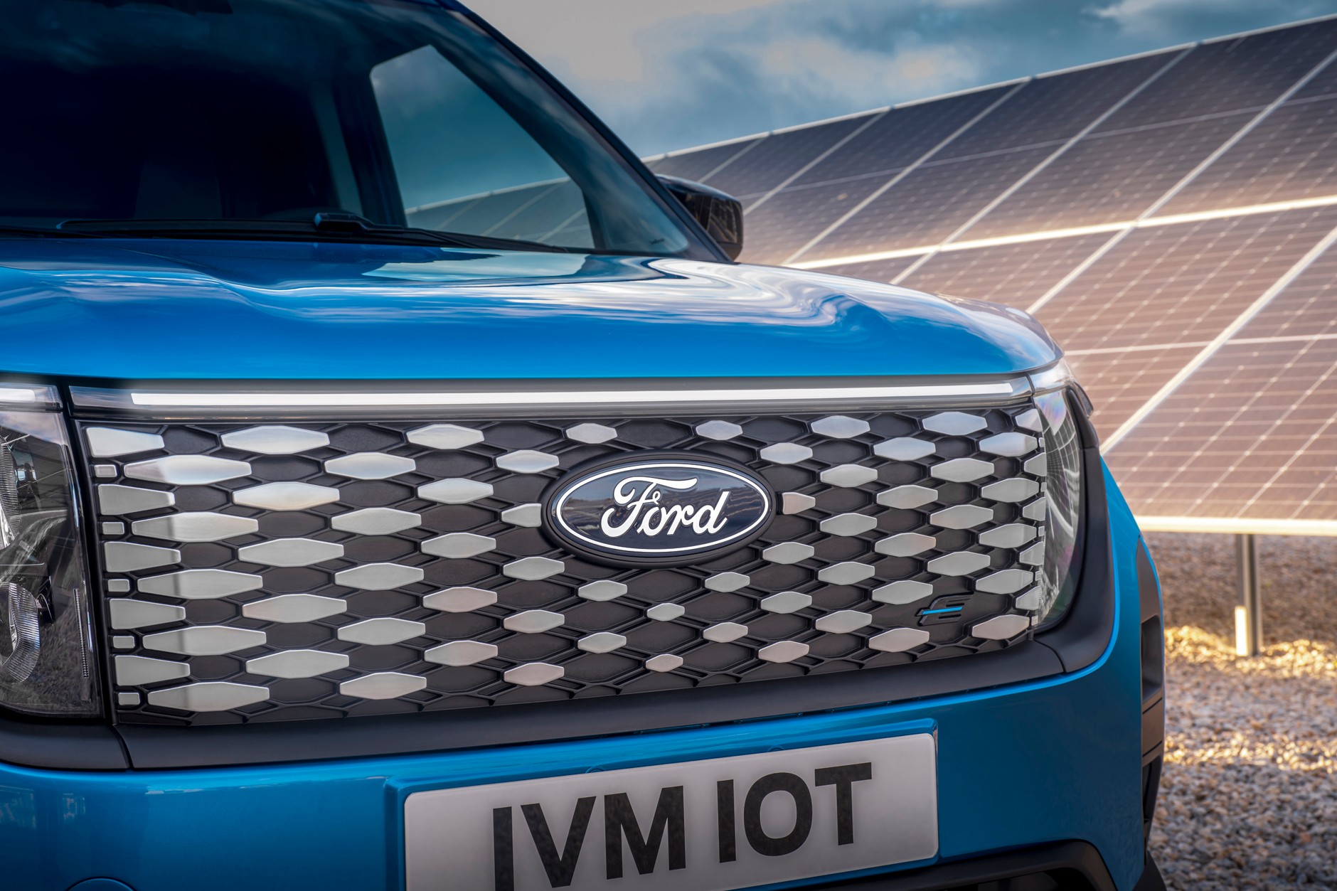Ford E-Transit Courier 2023