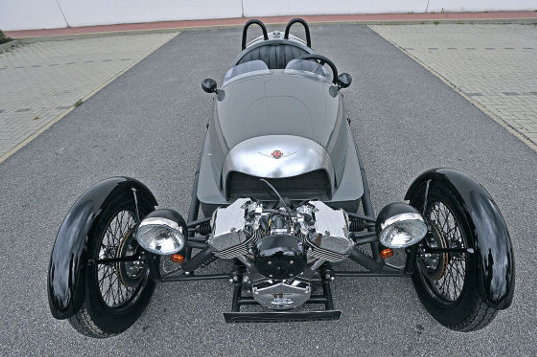 Threewheeler: auto dla szaleńca?