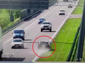 Jechał BMW pod prąd na "ekspresówce". Inni kierowcy musieli uciekać [Nagranie]