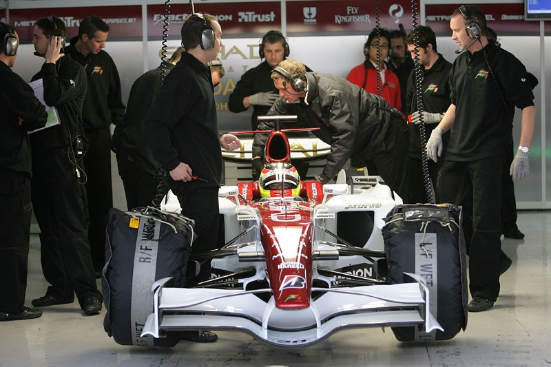 Formuła 1: Fernando Alonso pokazał klasę w Jerez (fotogaleria z testów)