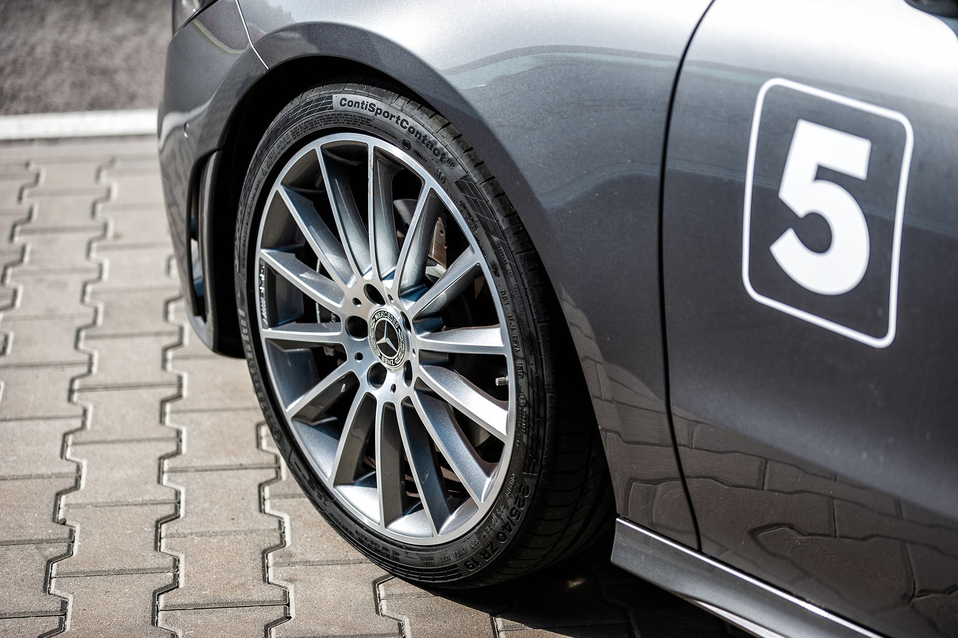 Mercedes-Benz Safety Experience - zrozumieć zachowanie samochodu