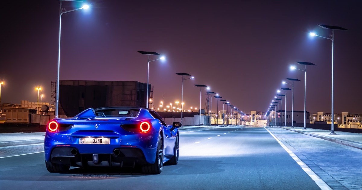 Ferrari w Dubaju - zdj. ilustracyjne