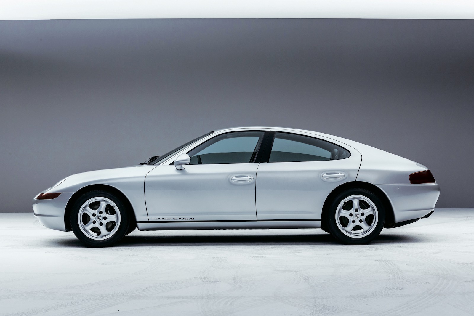 Porsche 989