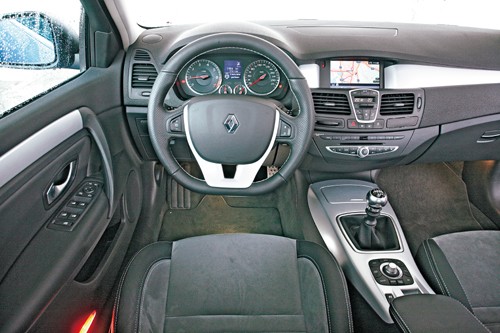 Opel Insignia kontra Renault Laguna Grandtour i Volkswagen Passat Variant: Czy kombi Opla pokona konkurentów?