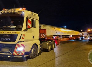Inspektorzy ITD od razu widzieli, że coś jest nie tak. Pojazdami wiozącymi przęsła z trudem wjechano na punkt kontroli