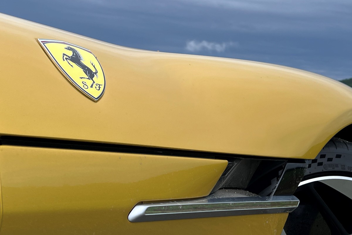 Ferrari opóźnia wprowadzenie kolejnego modelu elektrycznego. Powód jest oczywisty