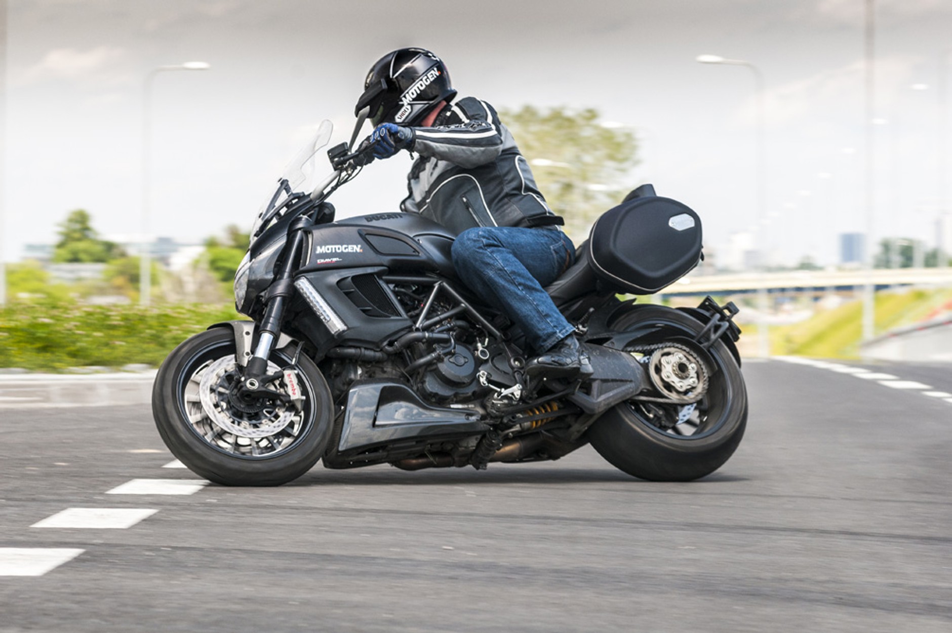 Ducati Diavel Strada