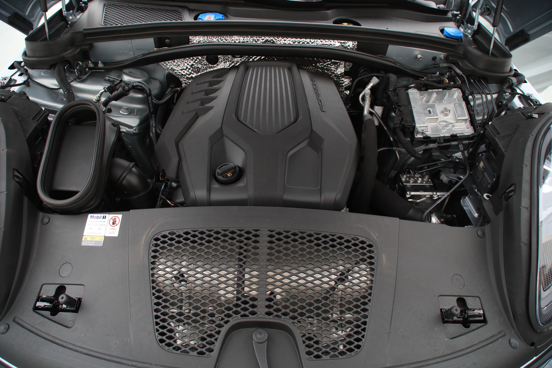 Porsche Macan T 2022 1. generacja 2. FL