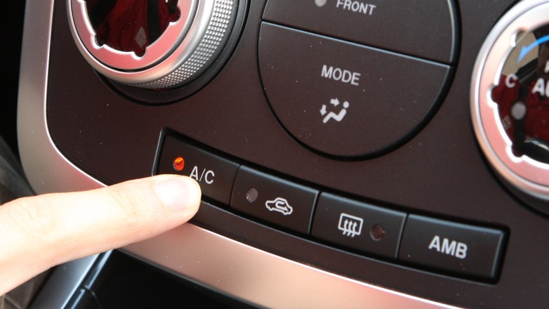 Włącz klimatyzację zimą – dla komfortu i przejrzystych szyb!