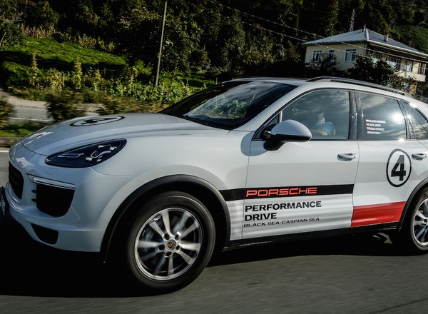 Porsche Cayenne na Kaukazie
