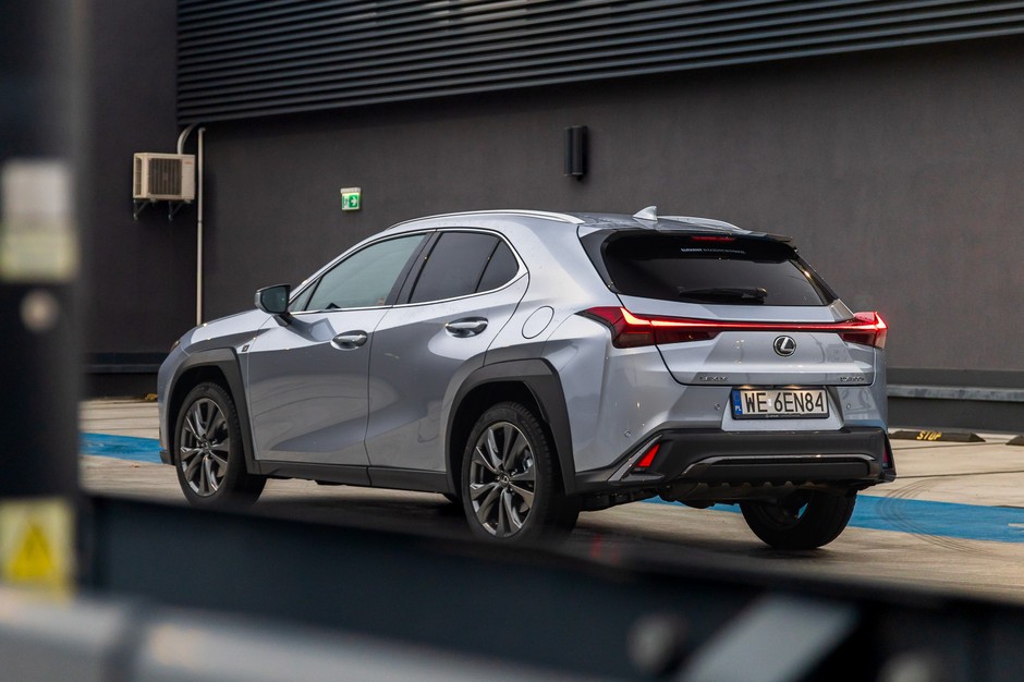 2024 Lexus UX300h