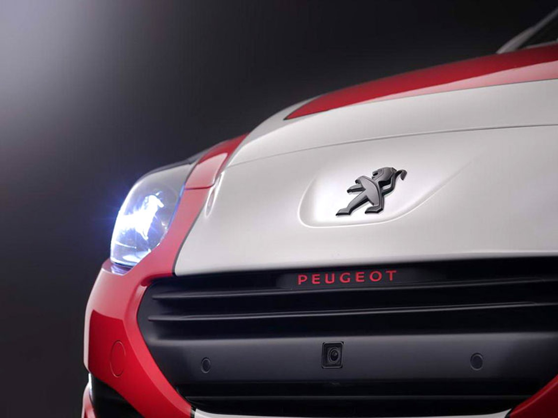 Peugeot RCZ R Bimota o mocy 305 KM