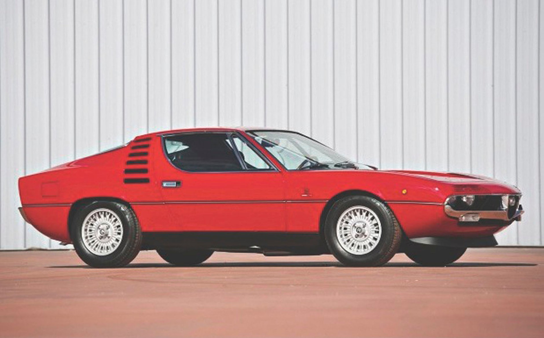 Alfa Romeo Montreal