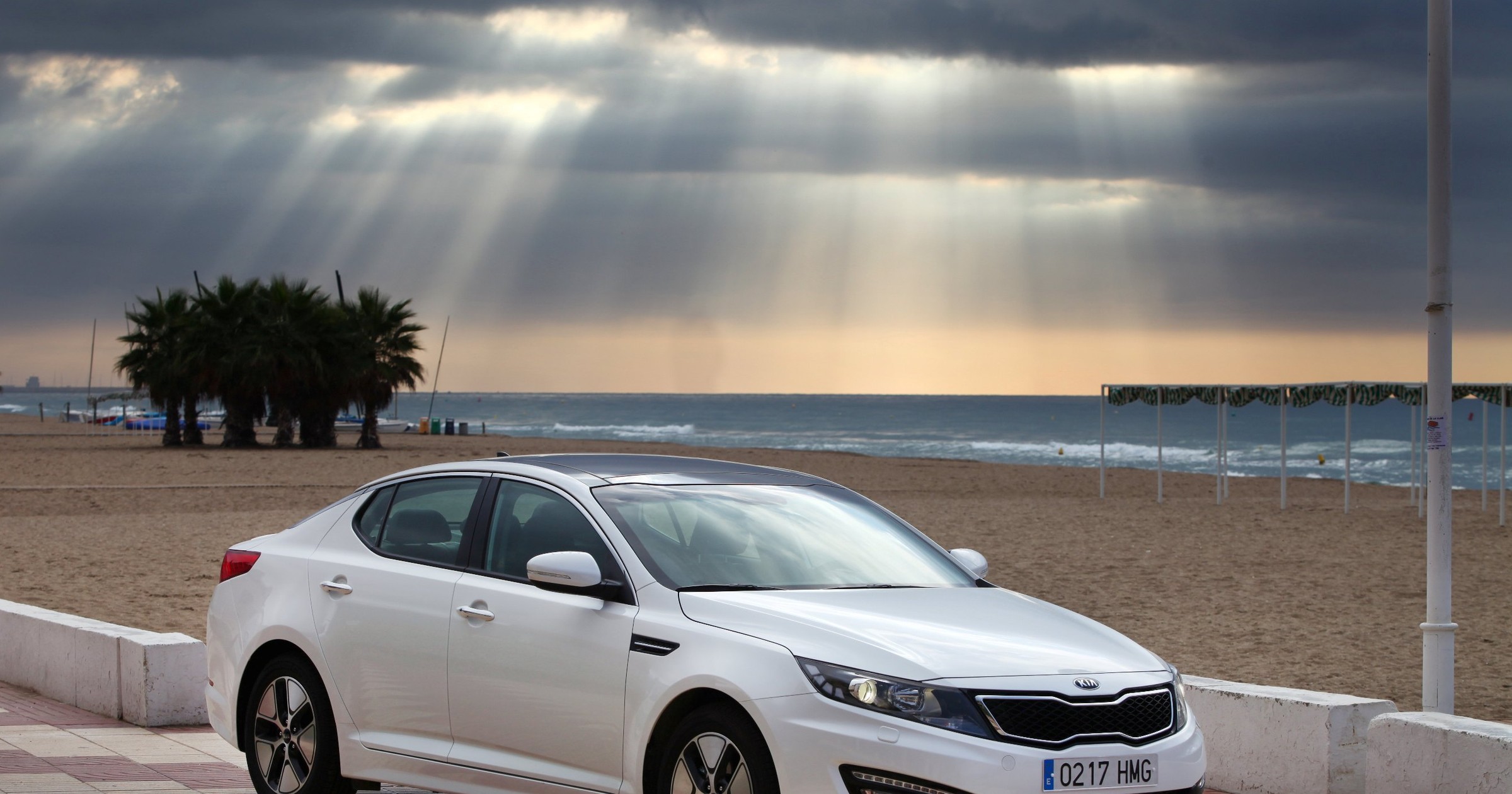 Kia Optima Hybrid poszerza ofertę