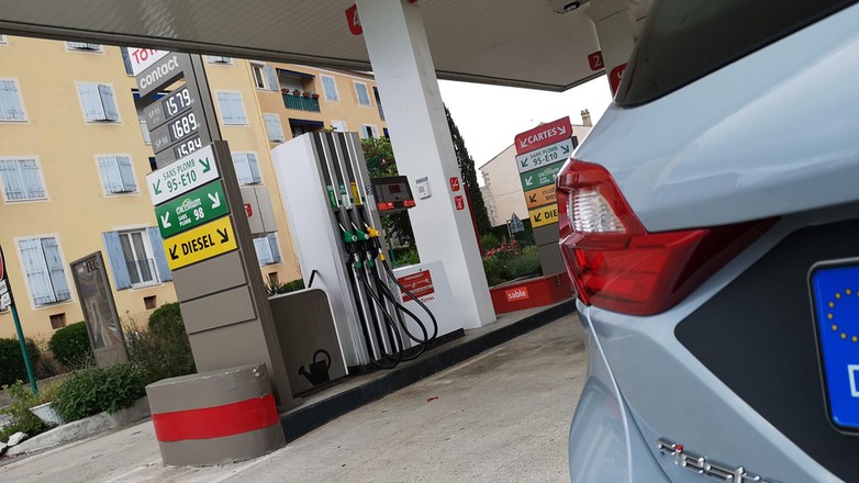 Stacja paliw we Francji