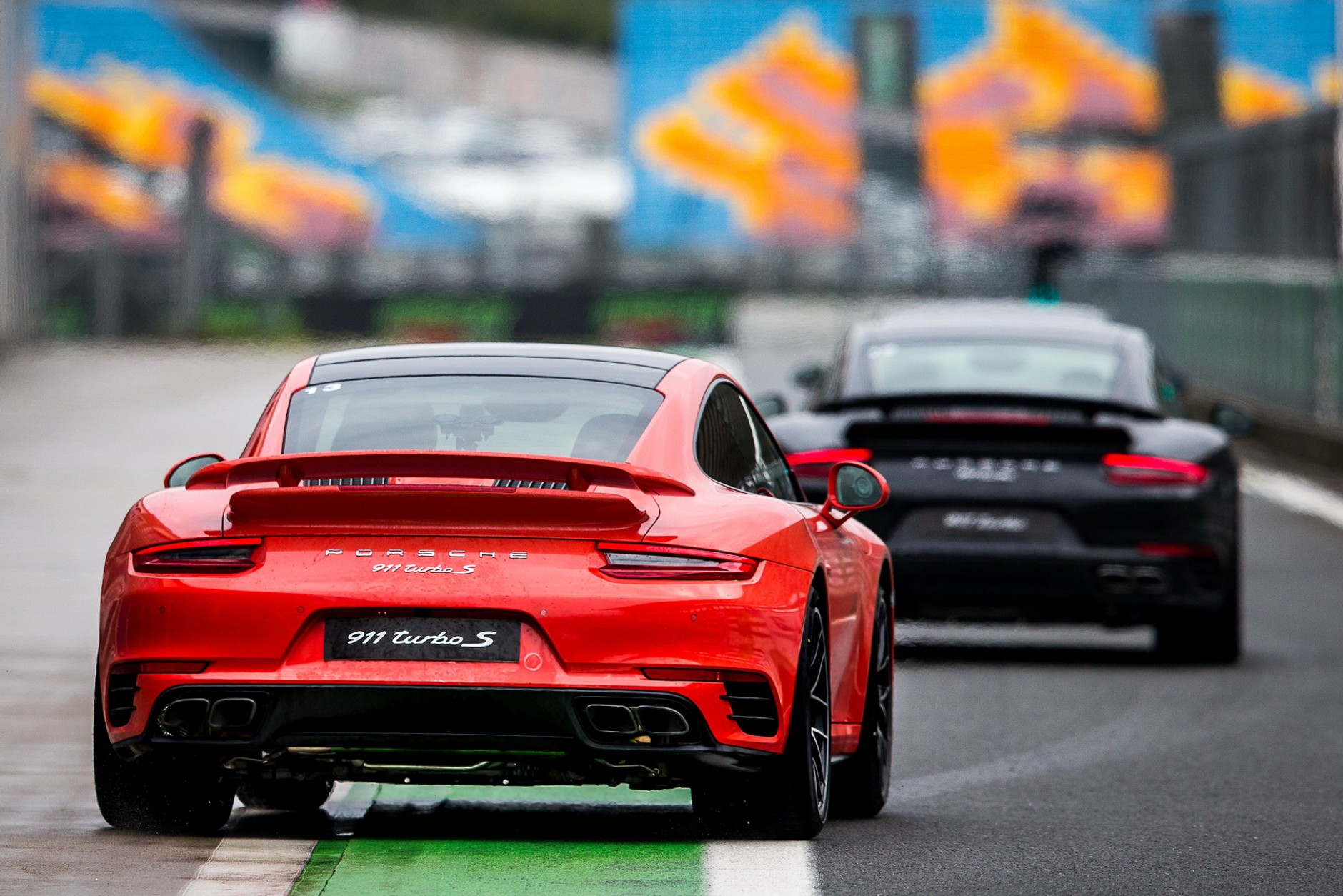 Porsche Carrera S i Turbo S na torze Istanbul Park
