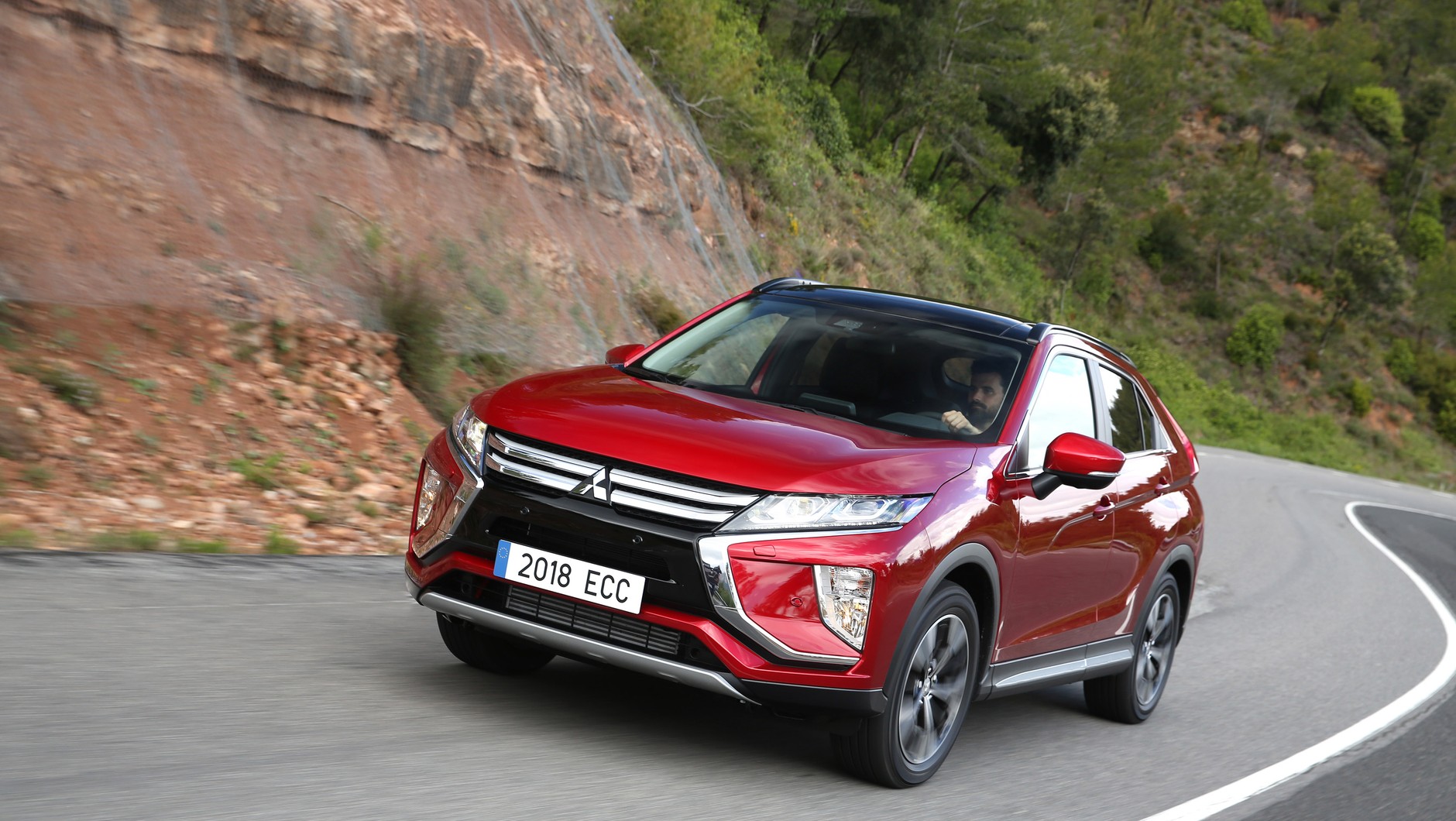 Mitsubishi Eclipse Cross można będzie zobaczyć w 10 miastach Polski w ramach pokazów przedpremierowych