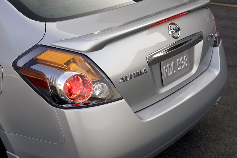 Nissan Altima 2010: amerykański facelifting na rok 2010