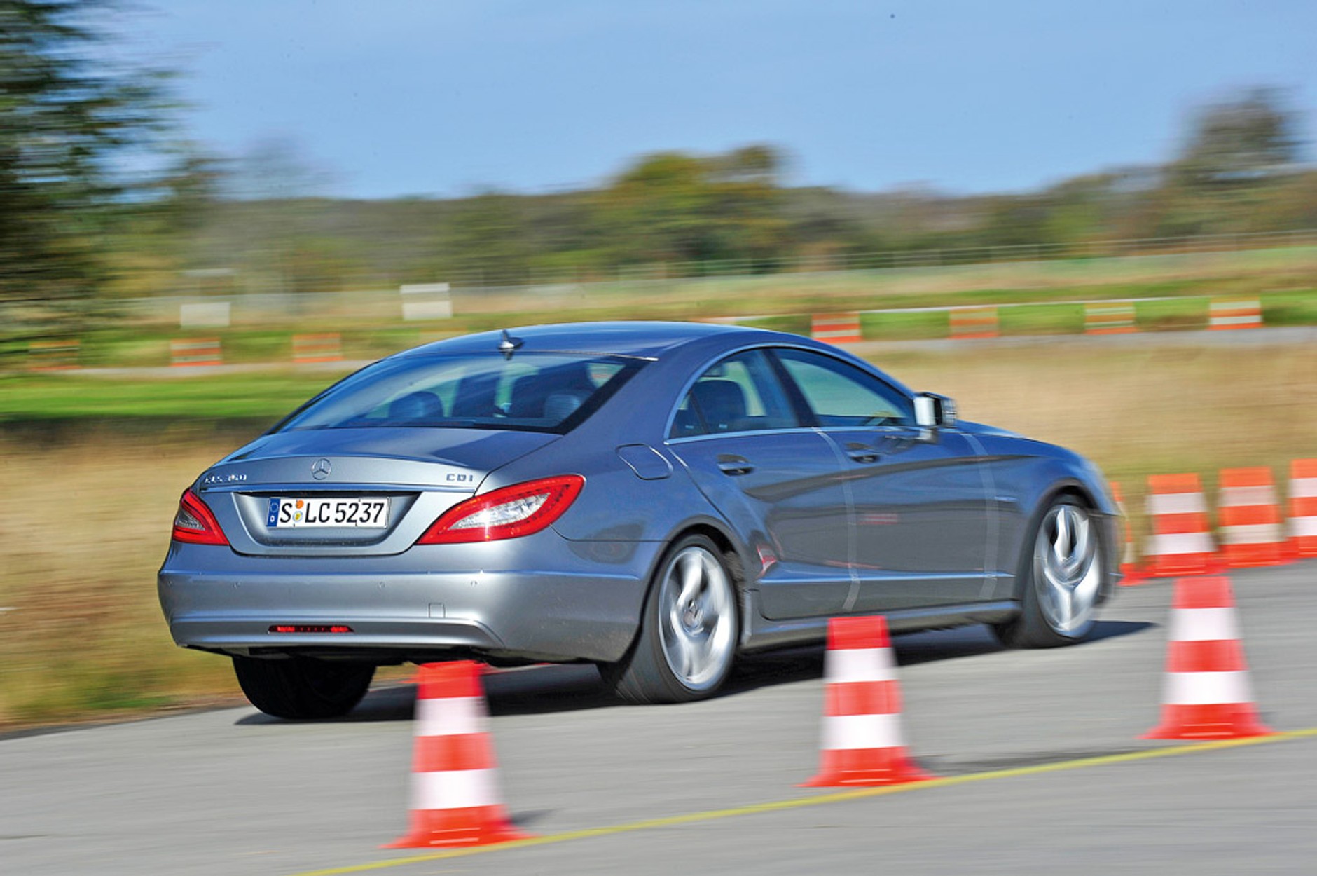 Mercedes CLS 350 CDI: Piękniś ze Stuttgartu