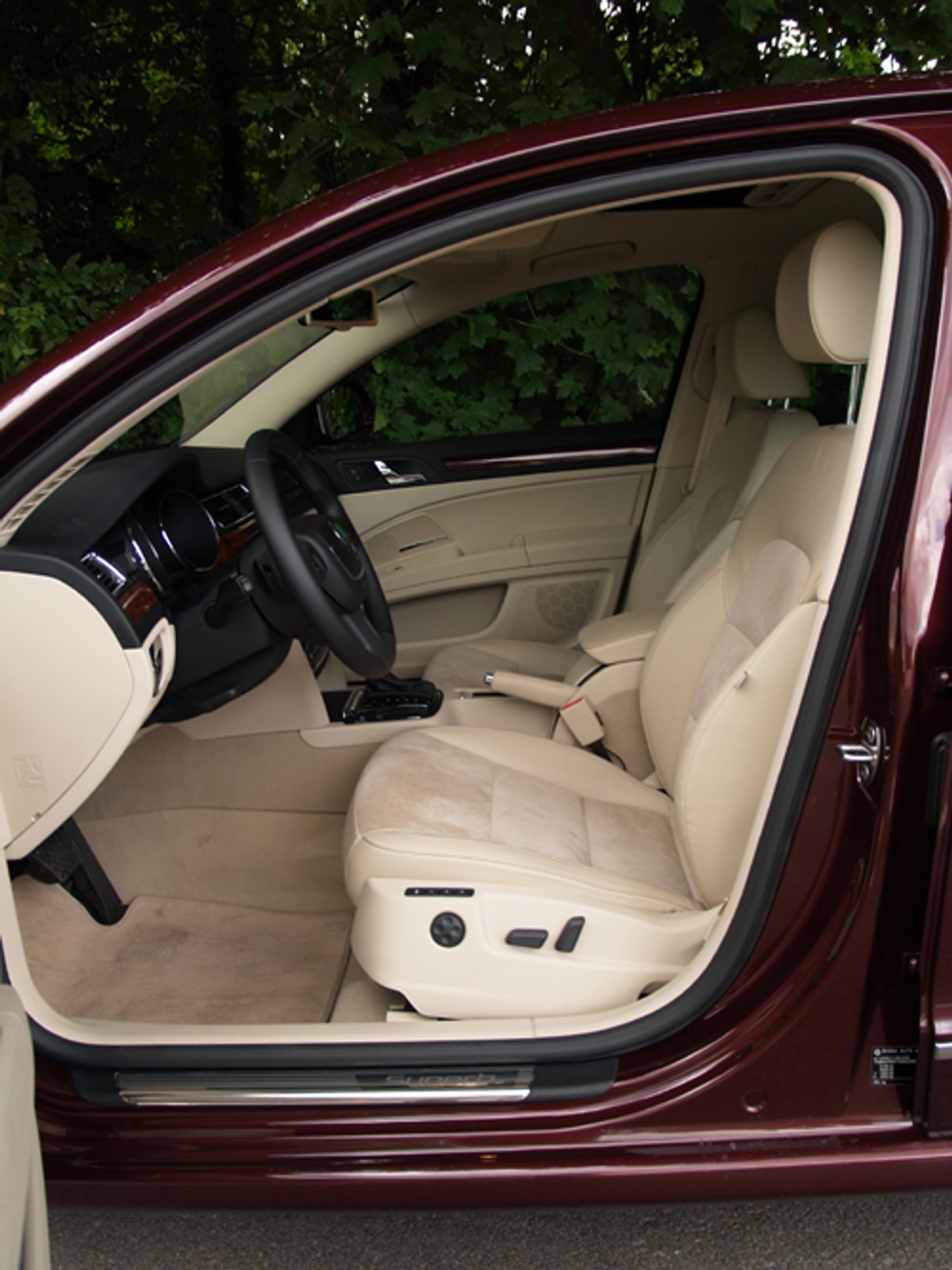 Skoda Superb 2.0 TDI DSG Platinium - Test limuzyny z pomysłem