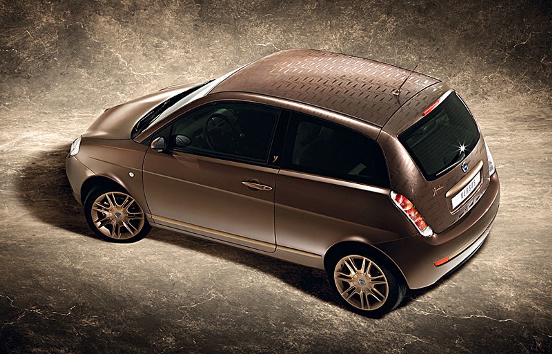 Paryż 2008: Lancia Ypsilon Versus -  wersja limitowana w stylu stylu Versace